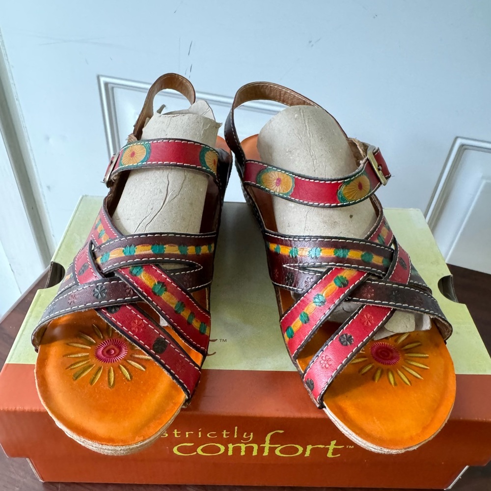 Selling these unused cute Boho-style sling-back sandals!